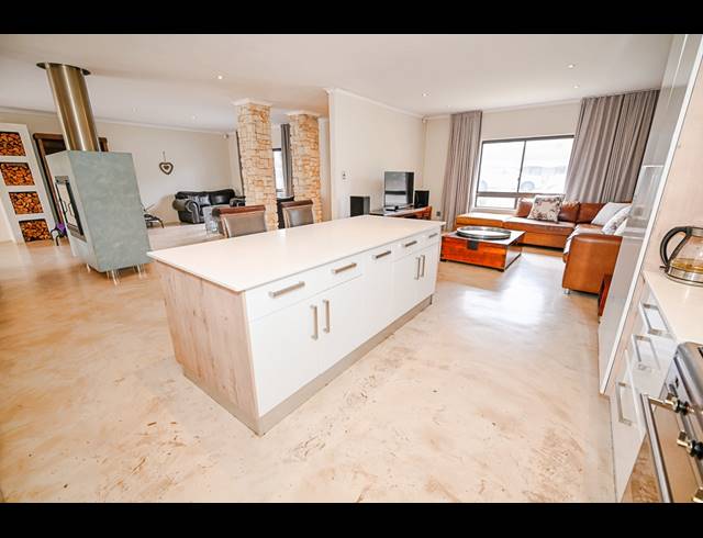5 BEDROOM HOUSE FOR SALE IN VIERLANDEN